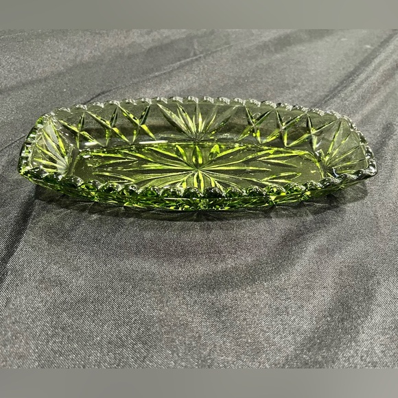 Hazel Atlas Ware Presscut Avocado Green Oblong Serving Butter Dish Trinket Tray - Picture 1 of 6